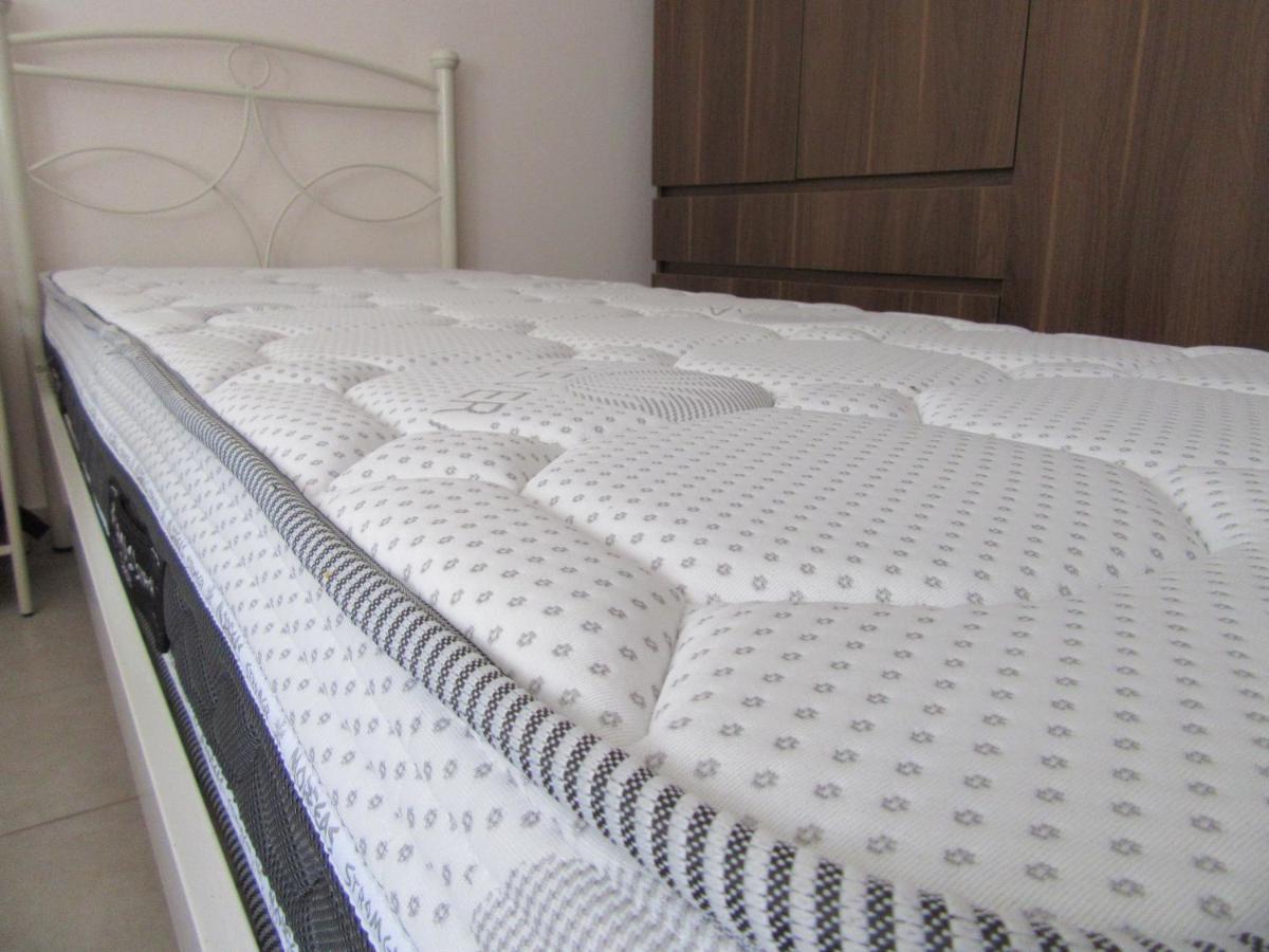 Με Θεα Το Λιμανι Apartman Pireusz Kültér fotó