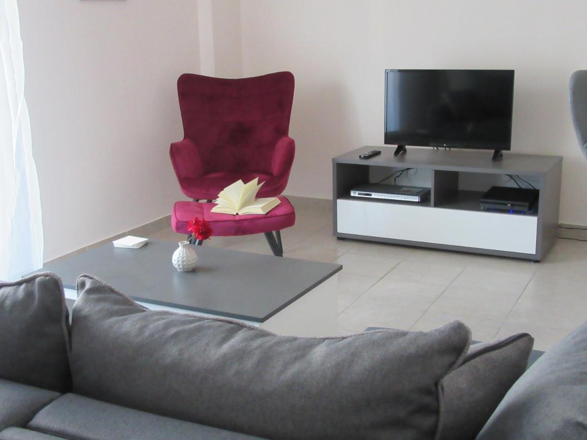 Με Θεα Το Λιμανι Apartman Pireusz Kültér fotó