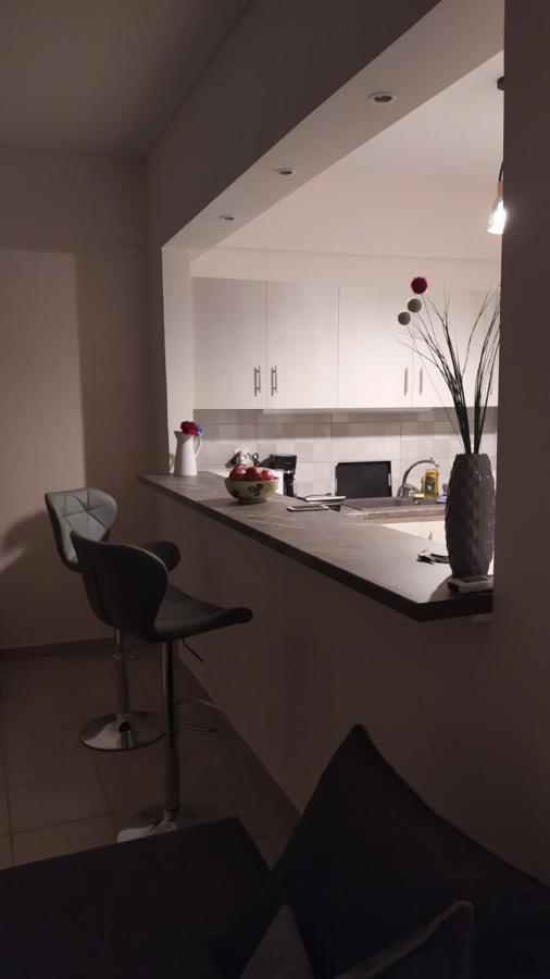 Με Θεα Το Λιμανι Apartman Pireusz Kültér fotó