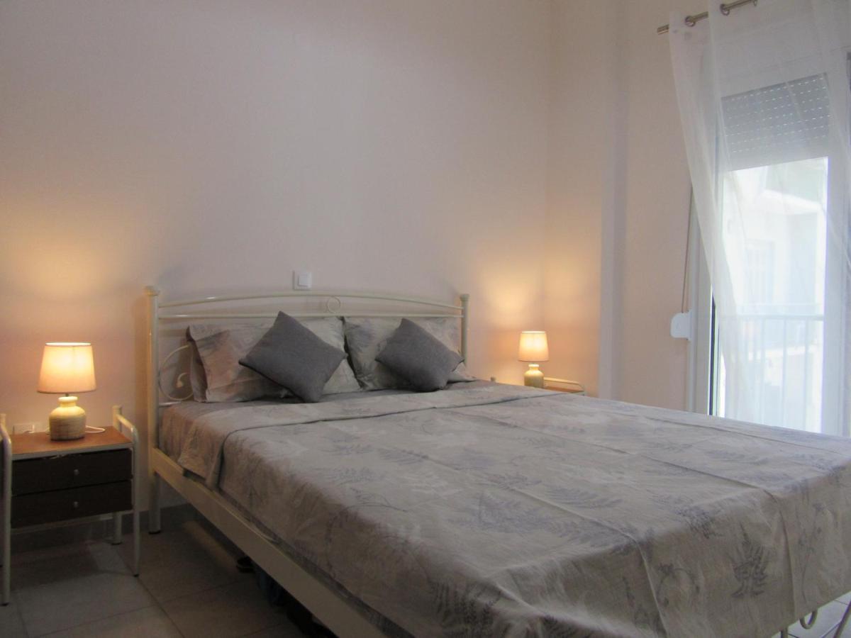 Με Θεα Το Λιμανι Apartman Pireusz Kültér fotó