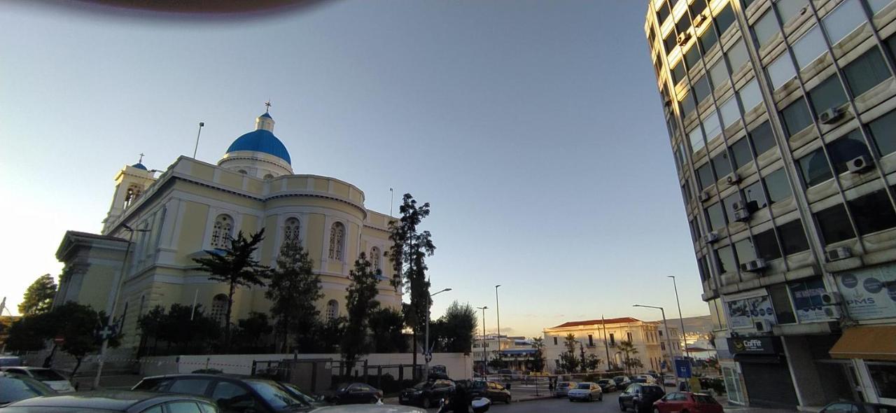 Με Θεα Το Λιμανι Apartman Pireusz Kültér fotó