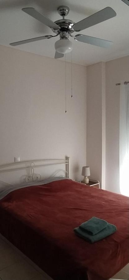 Με Θεα Το Λιμανι Apartman Pireusz Kültér fotó